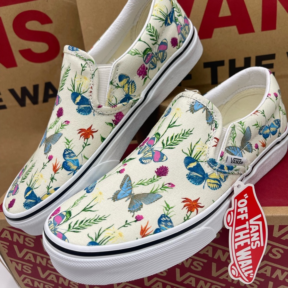 Vans Men's Classic Slip-On Butterfly Floral Marshmallow Sneakers
VN0A5AO8UC0 - Picture 11 of 16